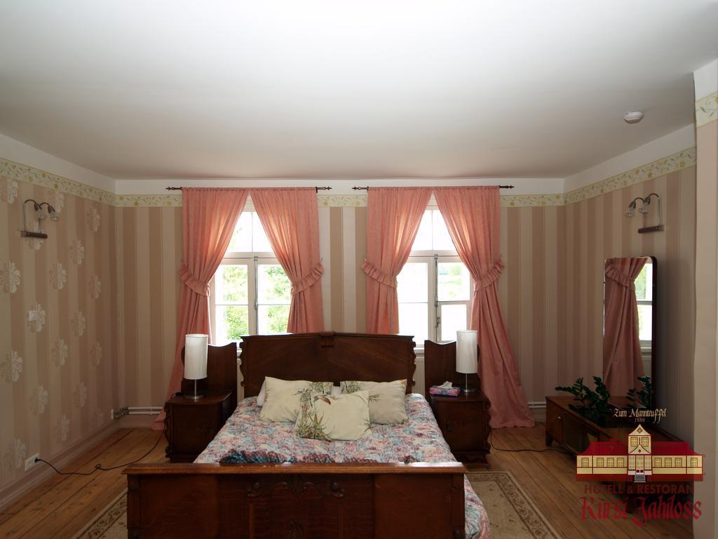 Kursi Hunting Manor Hotel Puurmani Room photo