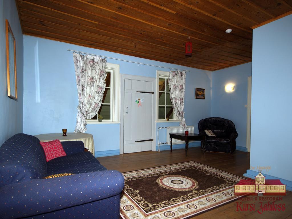Kursi Hunting Manor Hotel Puurmani Room photo