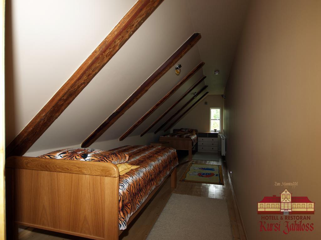 Kursi Hunting Manor Hotel Puurmani Room photo