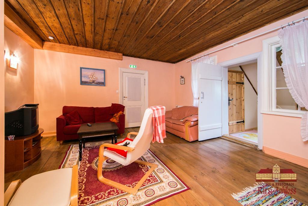 Kursi Hunting Manor Hotel Puurmani Room photo