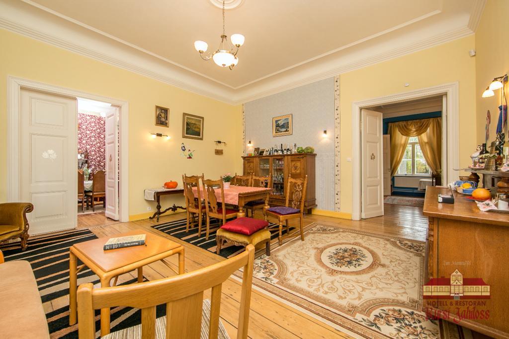 Kursi Hunting Manor Hotel Puurmani Exterior photo