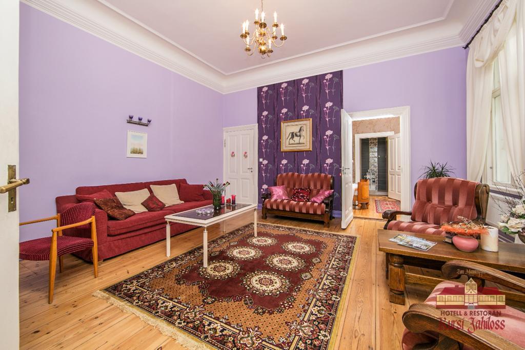 Kursi Hunting Manor Hotel Puurmani Room photo