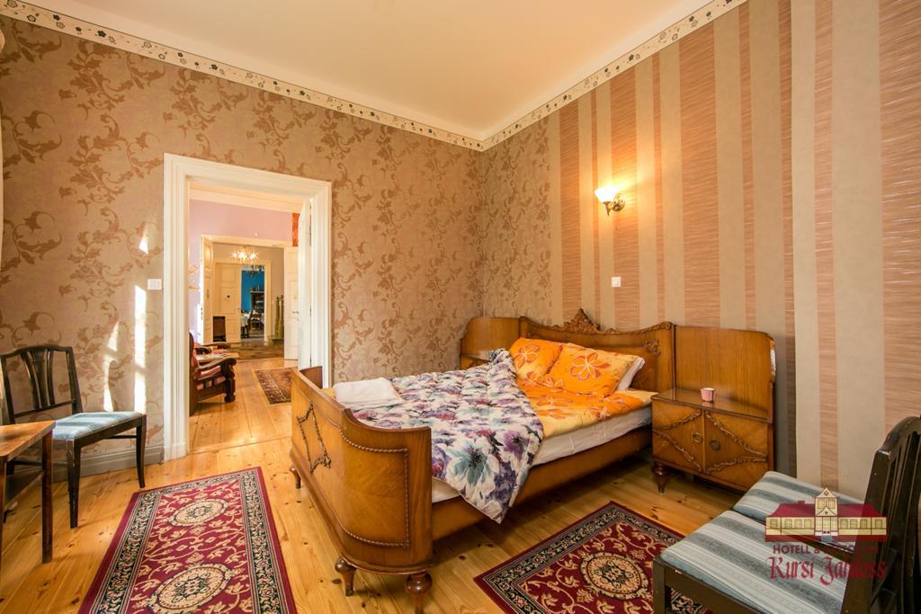 Kursi Hunting Manor Hotel Puurmani Room photo